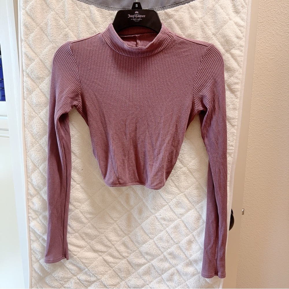 Ali yoga Mauve Ribbed Crop Top